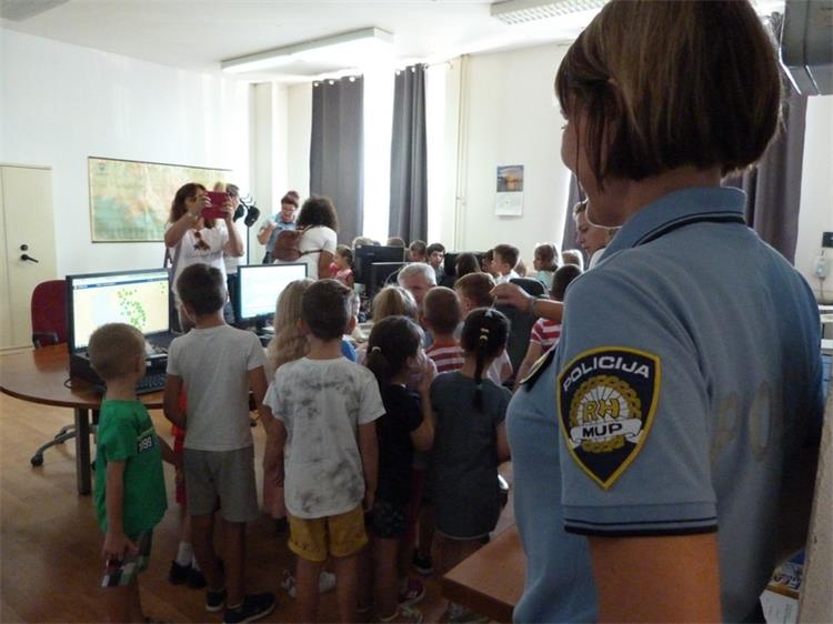 Slika /PU_ZD/slike/otvorena vrata 2019.jpg